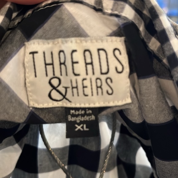 XL Casual Button Down shirt - Picture 2 of 3